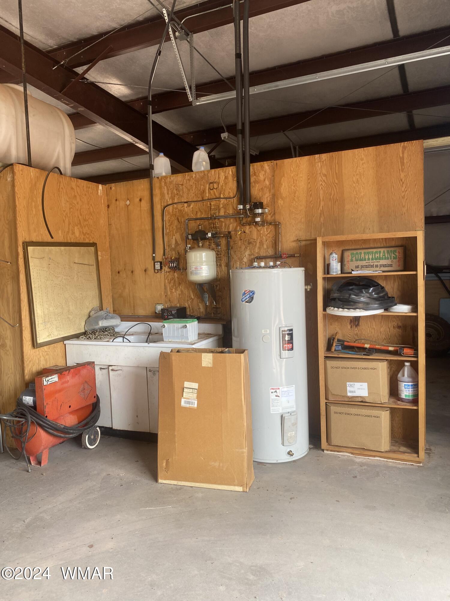 5149 Pj Ranch Road Snowflake, AZ 85937 - Photo 6 of 44 a room with storage and utility