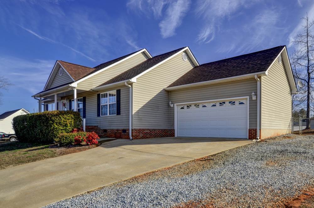 227 Summer Winds Lane Inman, SC 29349 - Photo 2 of 25 Gallery Image 2