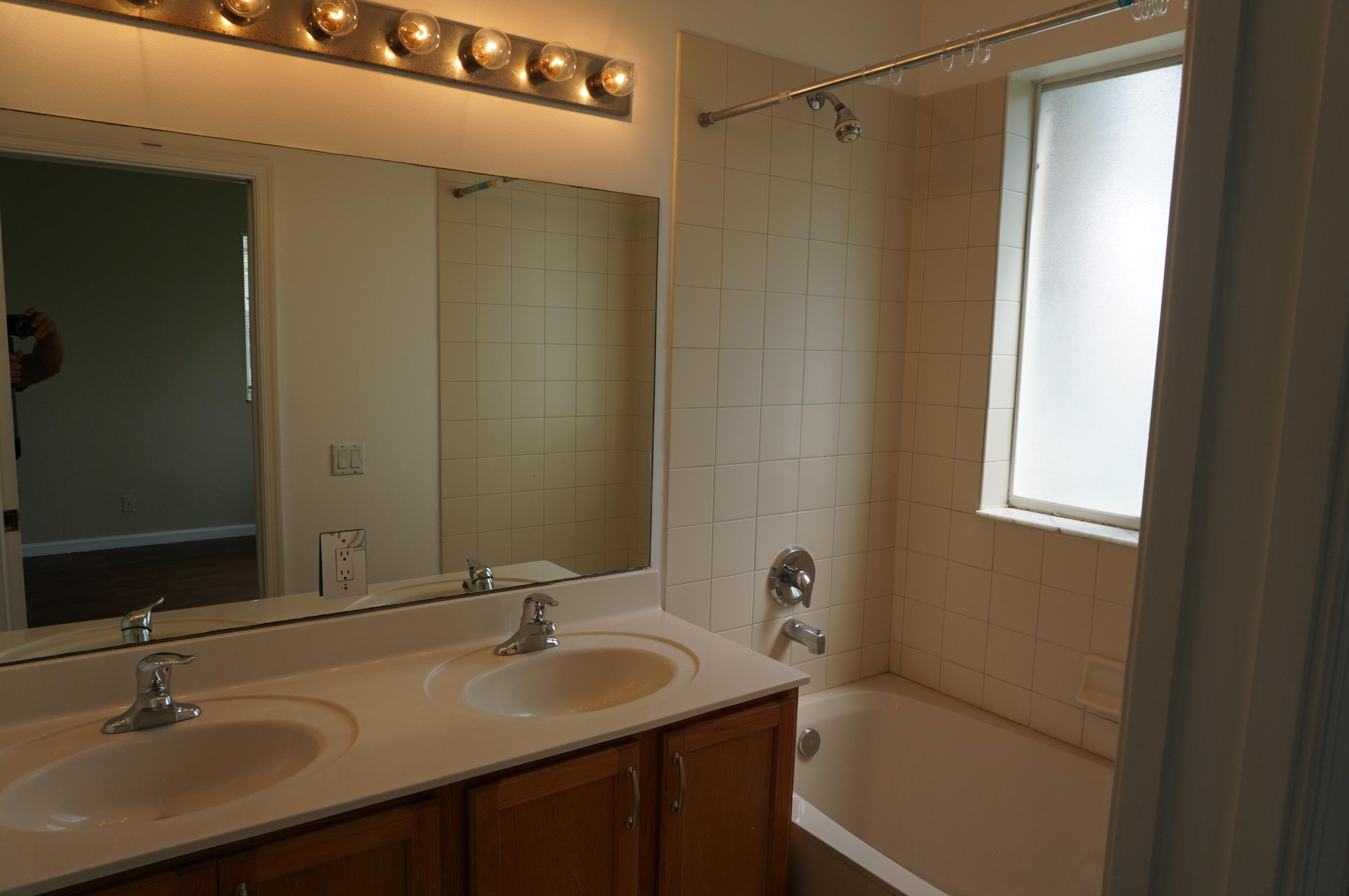 3074 Laurel Ridge Circle Riviera Beach, FL 33404 - Photo 8 of 23 DSC04153
