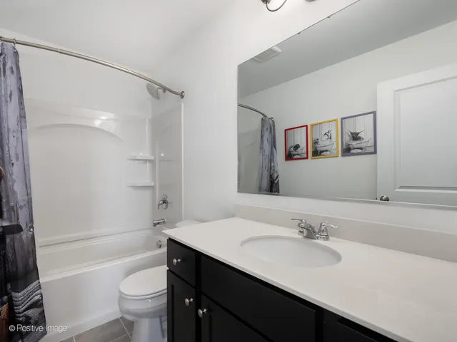 $525,000 | 1080 Bogart Street, Des Plaines, IL 60018