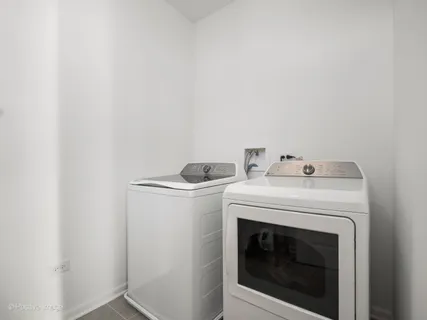 $525,000 | 1080 Bogart Street, Des Plaines, IL 60018