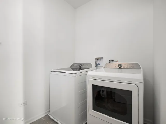 $525,000 | 1080 Bogart Street, Des Plaines, IL 60018