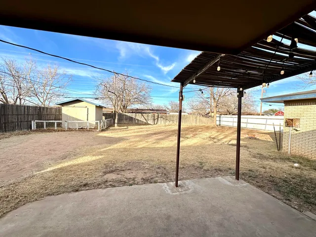 a house view with a outdoor space