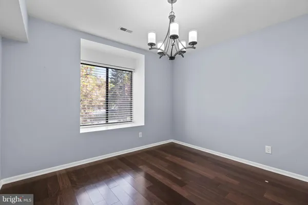 $2,100 | 6 Mullingar Court, Unit 202, Lutherville-Timonium, MD 21093