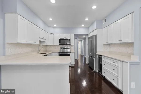 $2,100 | 6 Mullingar Court, Unit 202, Lutherville-Timonium, MD 21093