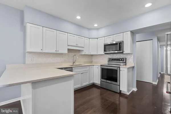 $2,100 | 6 Mullingar Court, Unit 202, Lutherville-Timonium, MD 21093