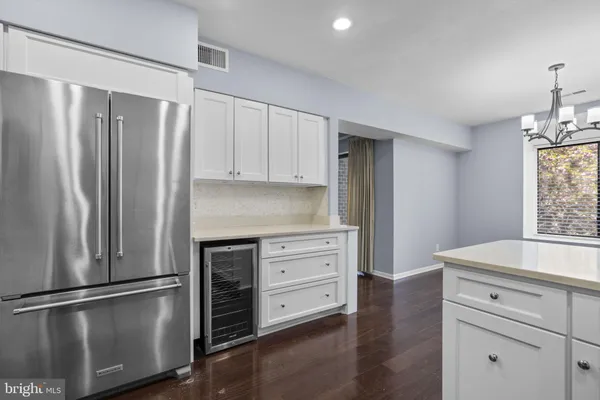 $2,100 | 6 Mullingar Court, Unit 202, Lutherville-Timonium, MD 21093