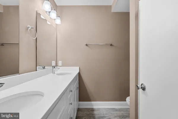 $2,100 | 6 Mullingar Court, Unit 202, Lutherville-Timonium, MD 21093