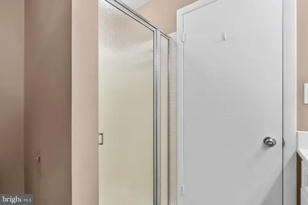 $2,100 | 6 Mullingar Court, Unit 202, Lutherville-Timonium, MD 21093