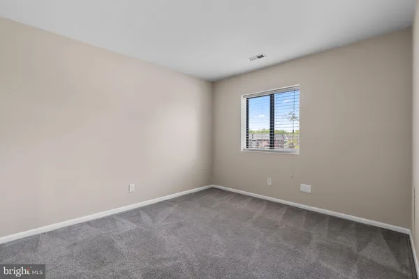 $2,100 | 6 Mullingar Court, Unit 202, Lutherville-Timonium, MD 21093