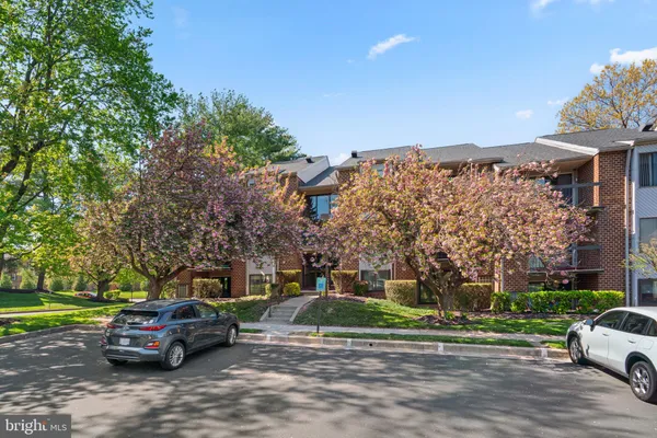 $2,100 | 6 Mullingar Court, Unit 202, Lutherville-Timonium, MD 21093