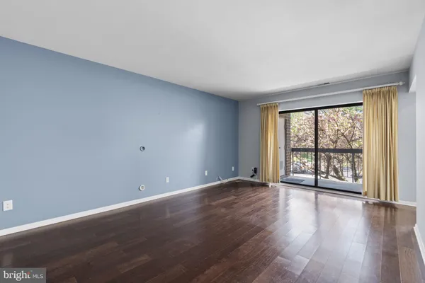 $2,100 | 6 Mullingar Court, Unit 202, Lutherville-Timonium, MD 21093