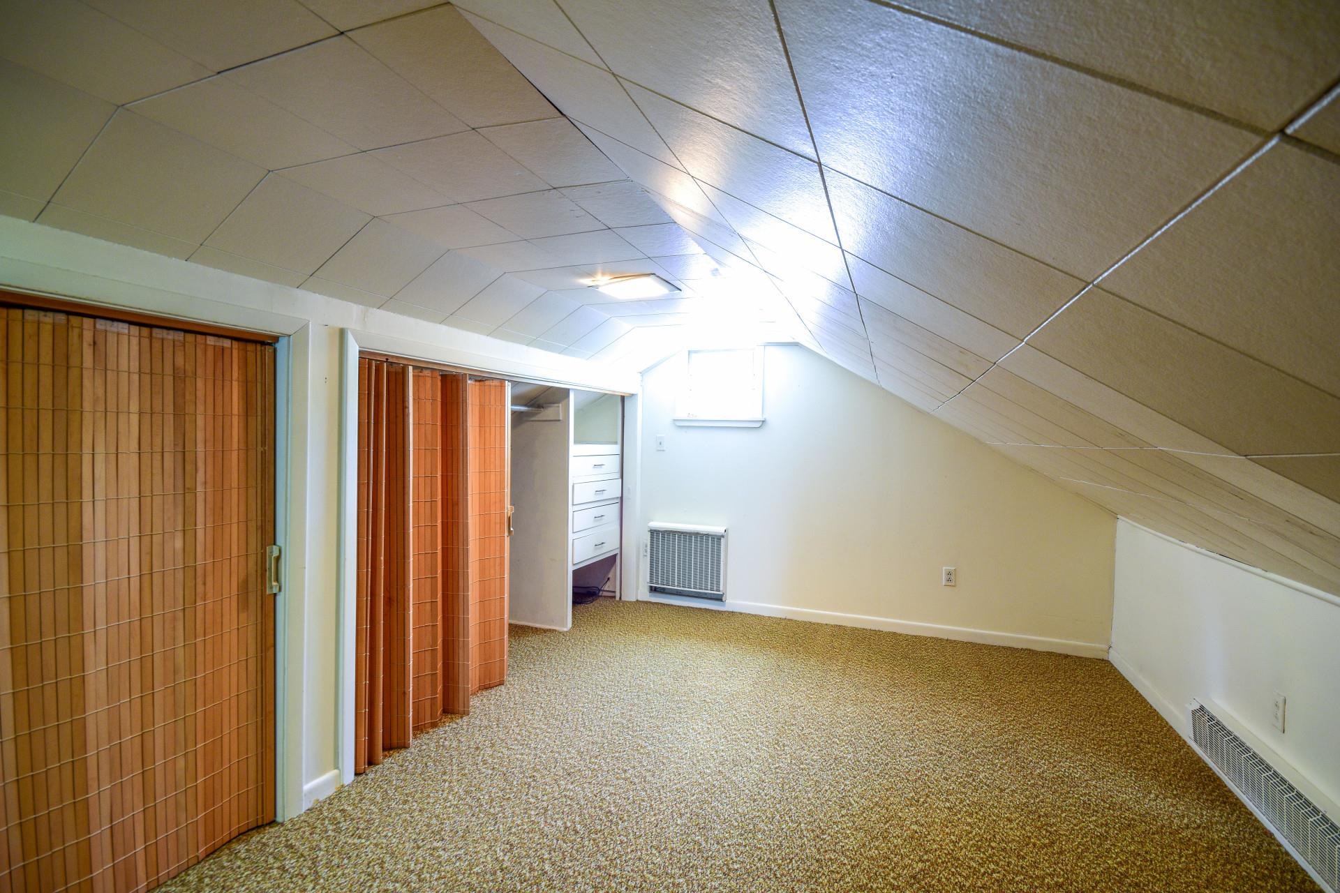 325 Silver Street Bennington, VT 05201 - Photo 12 of 31