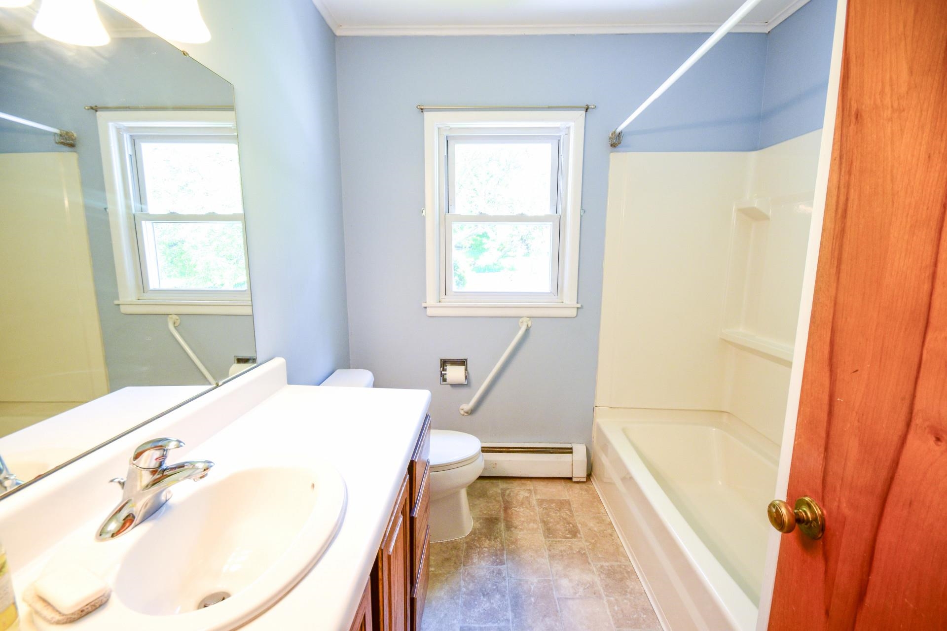 325 Silver Street Bennington, VT 05201 - Photo 4 of 31