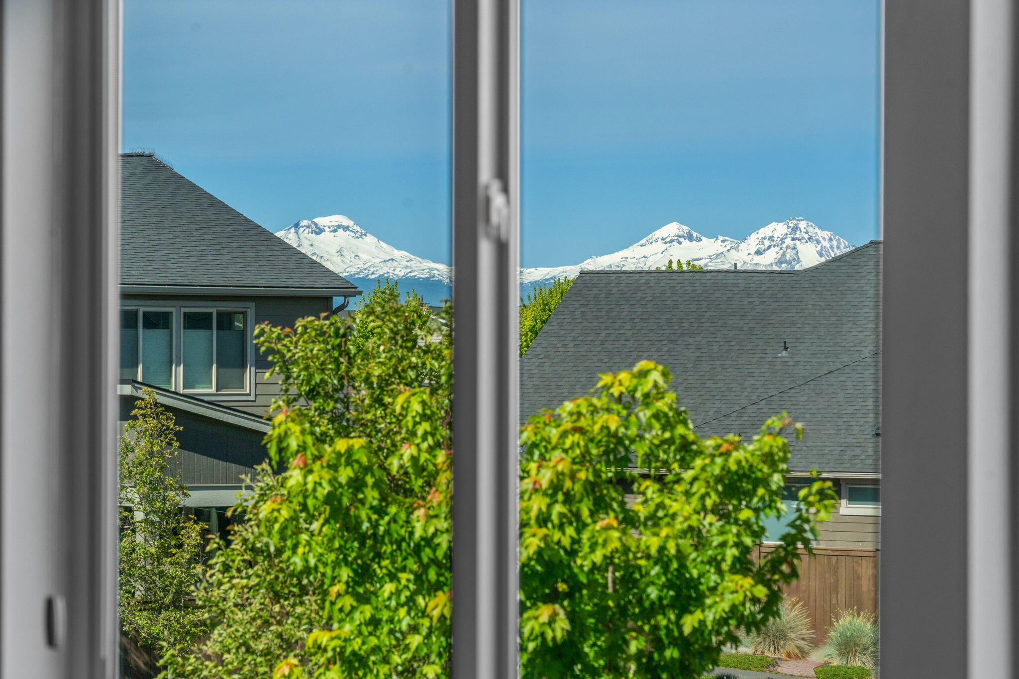 4361 Southwest 36th Street Redmond, OR 97756 - Photo 14 of 34 Cascade Mountain views from the Primary.