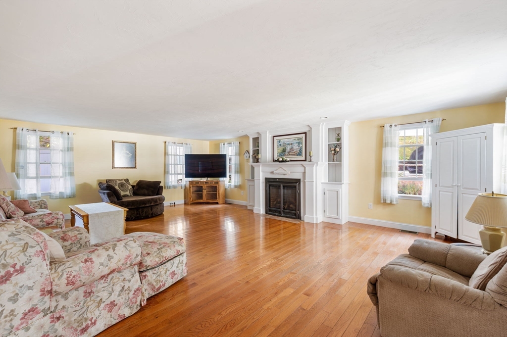 477 Webster Street Marshfield, MA 02050 - Photo 11 of 41