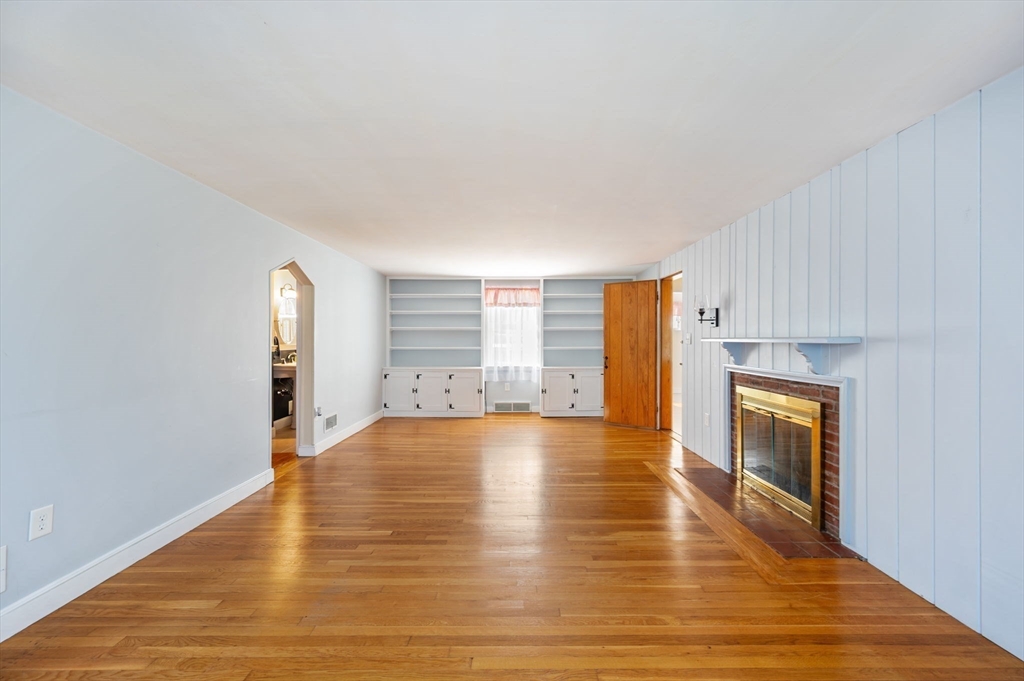 477 Webster Street Marshfield, MA 02050 - Photo 13 of 41