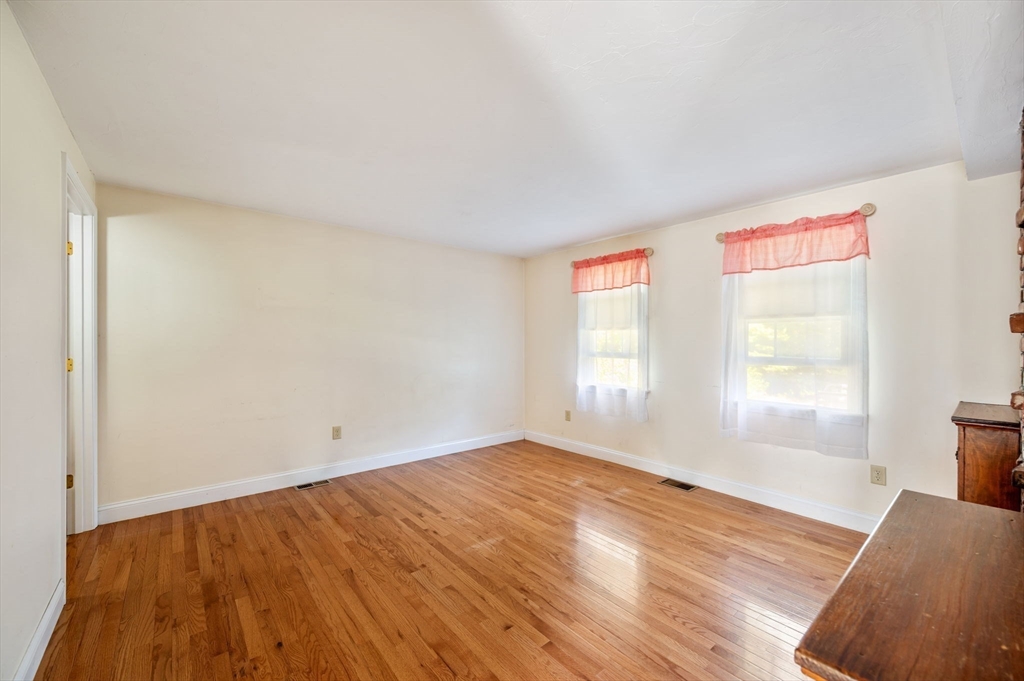 477 Webster Street Marshfield, MA 02050 - Photo 14 of 41