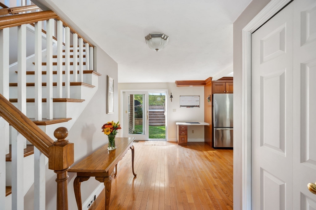 477 Webster Street Marshfield, MA 02050 - Photo 4 of 41