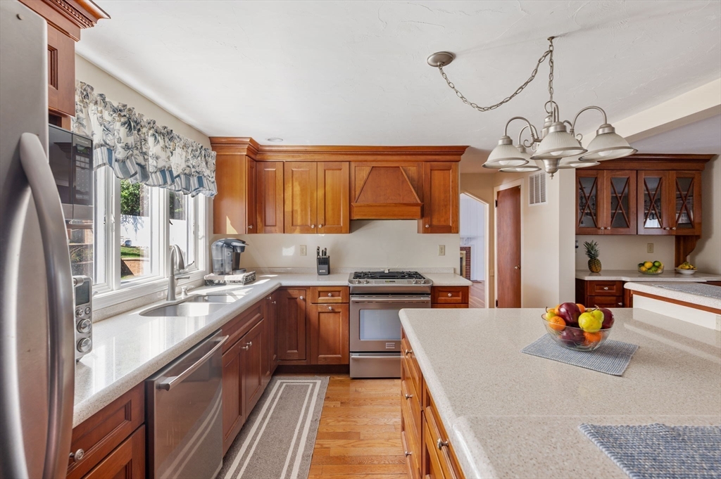 477 Webster Street Marshfield, MA 02050 - Photo 6 of 41