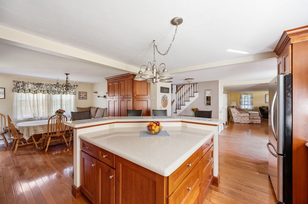 477 Webster Street Marshfield, MA 02050 - Photo 7 of 41