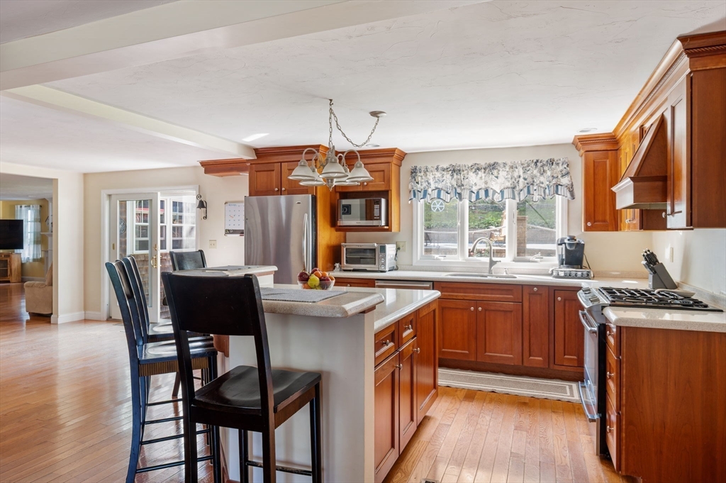 477 Webster Street Marshfield, MA 02050 - Photo 8 of 41