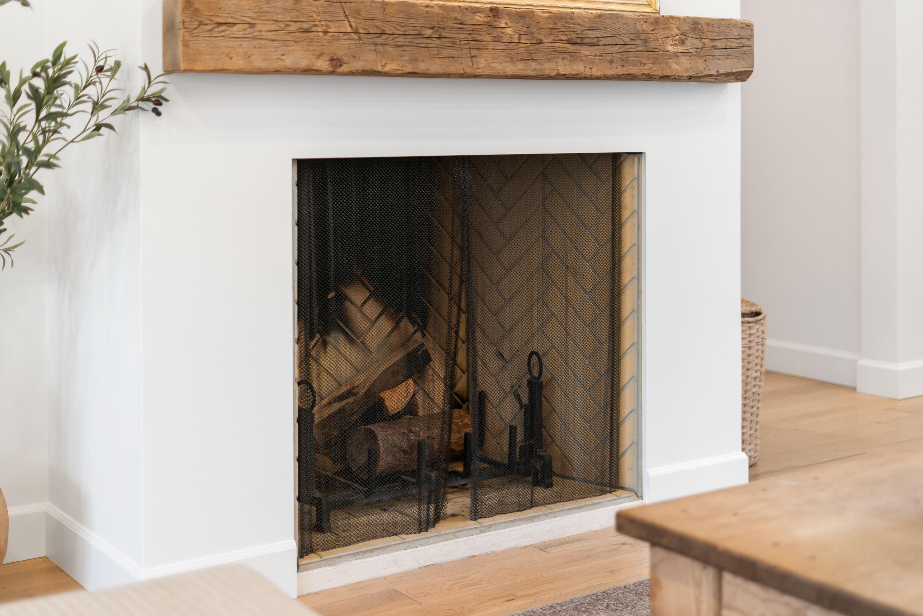 17189 Covina Road Bend, OR 97707 - Photo 46 of 81 41-Wood Fireplace