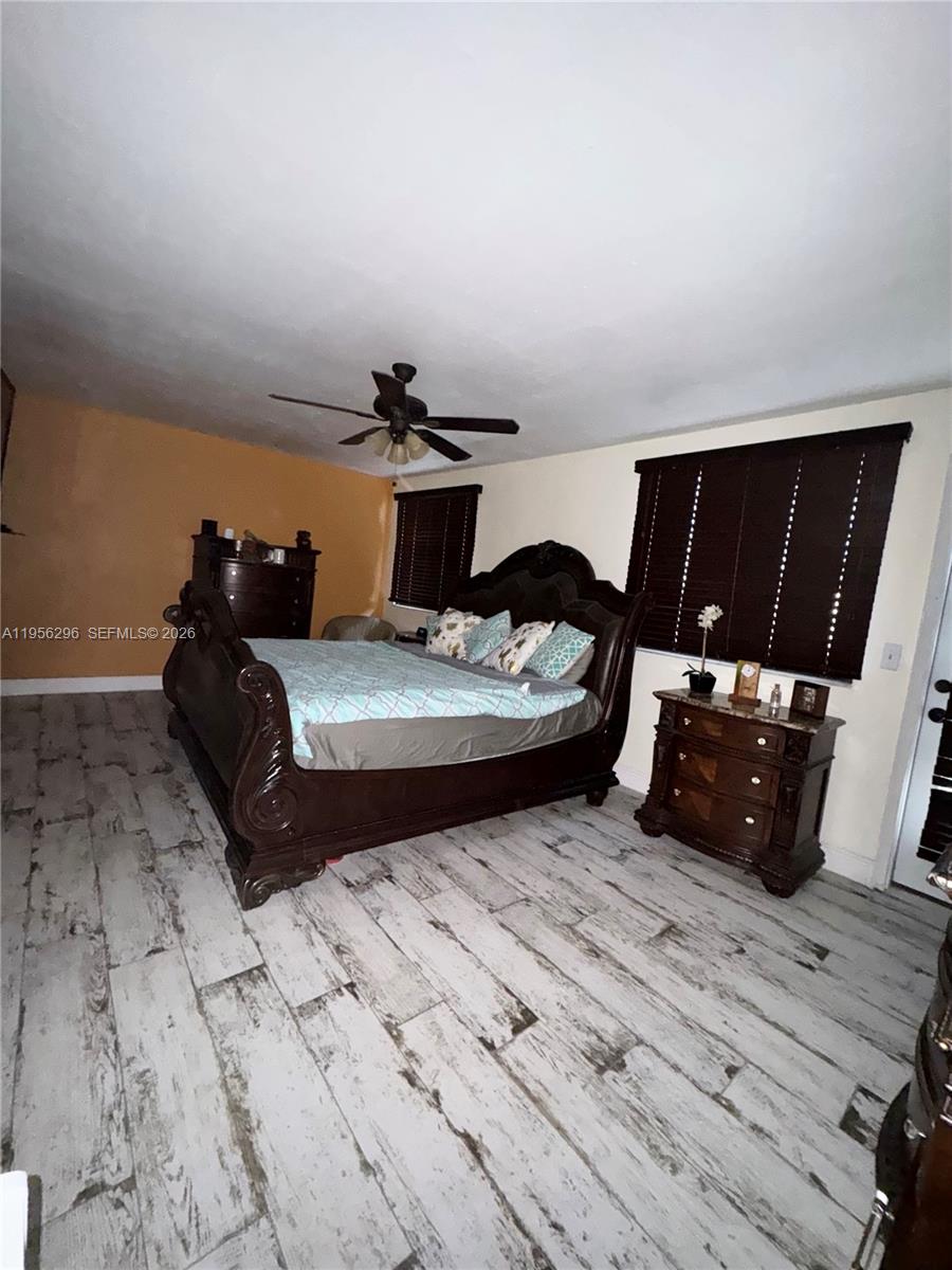 9412 Northwest 39th Street Sunrise, FL 33351 - Photo 16 of 23 a living room with furniture