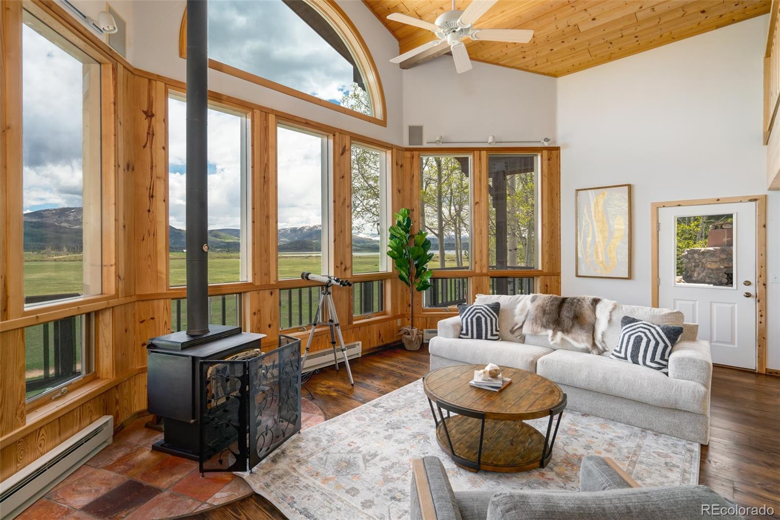 60555 Floyd Creek Road Clark, CO 80428 - Photo 5 of 31 Gallery Image 5