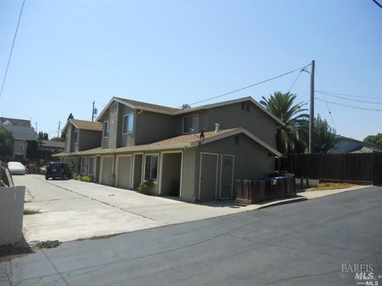 420 Montezuma Street, Unit C Rio Vista, CA 94571 - Photo 2 of 7 a house with a outdoor space