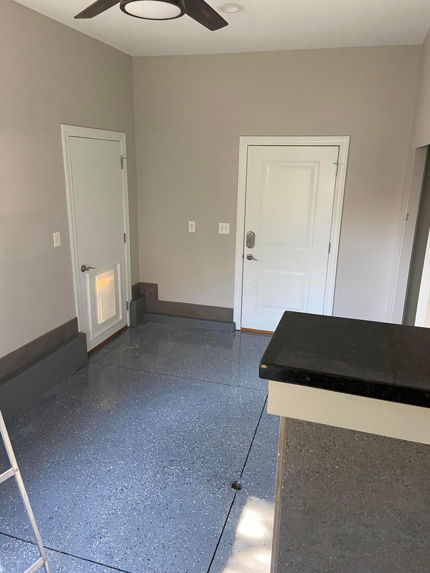 5318 Eisenhower Road Columbus, OH 43229 - Photo 19 of 27 workshop