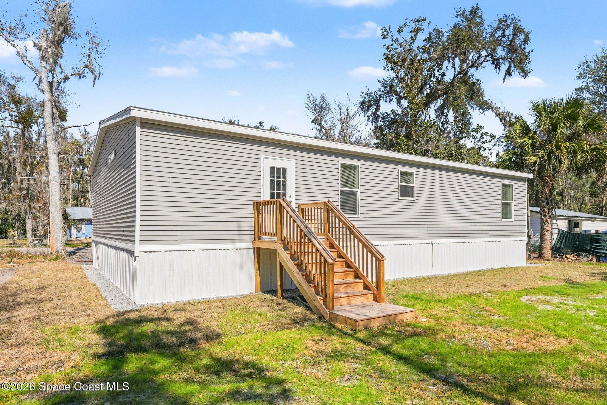 23950 Bass Road Astor, FL 32102 - Photo 13 of 15 015_file_1808