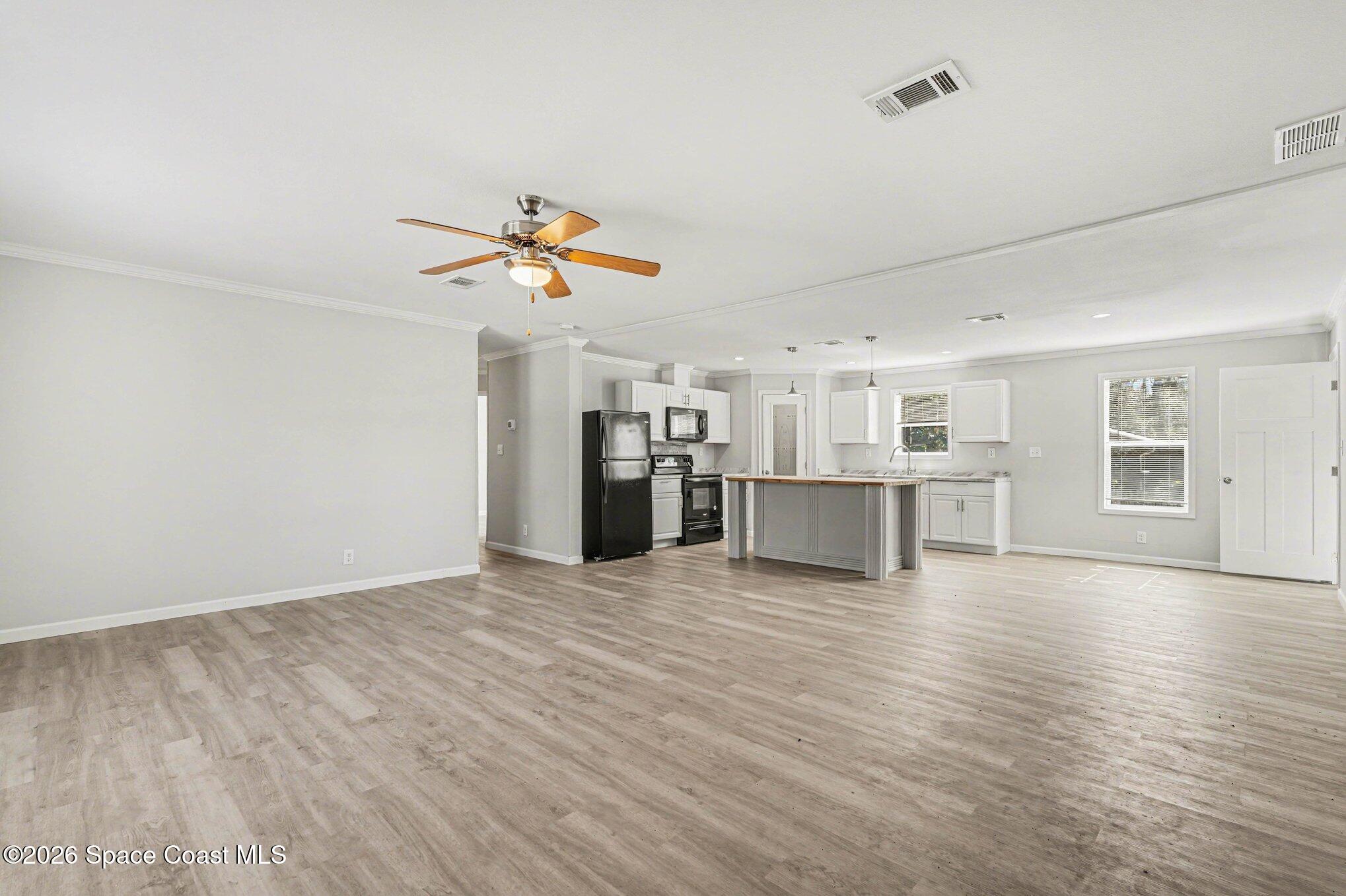 23950 Bass Road Astor, FL 32102 - Photo 4 of 15 002_file_7335