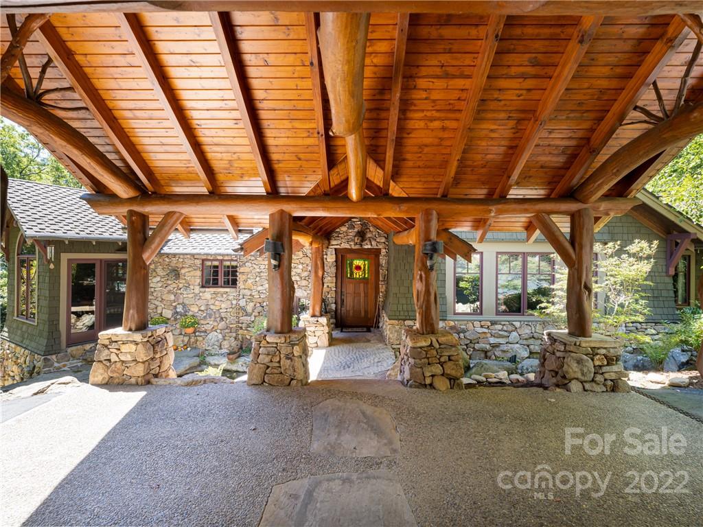 168 Pinkerton Corner Fairview, NC 28730 - Photo 4 of 48 a living room with furniture
