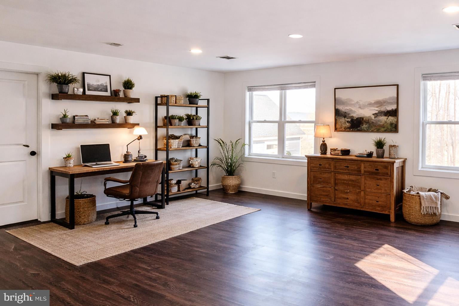 3911 Dogwood Lane Riegelsville, PA 18077 - Photo 3 of 10 Living Room - Virtually Staged