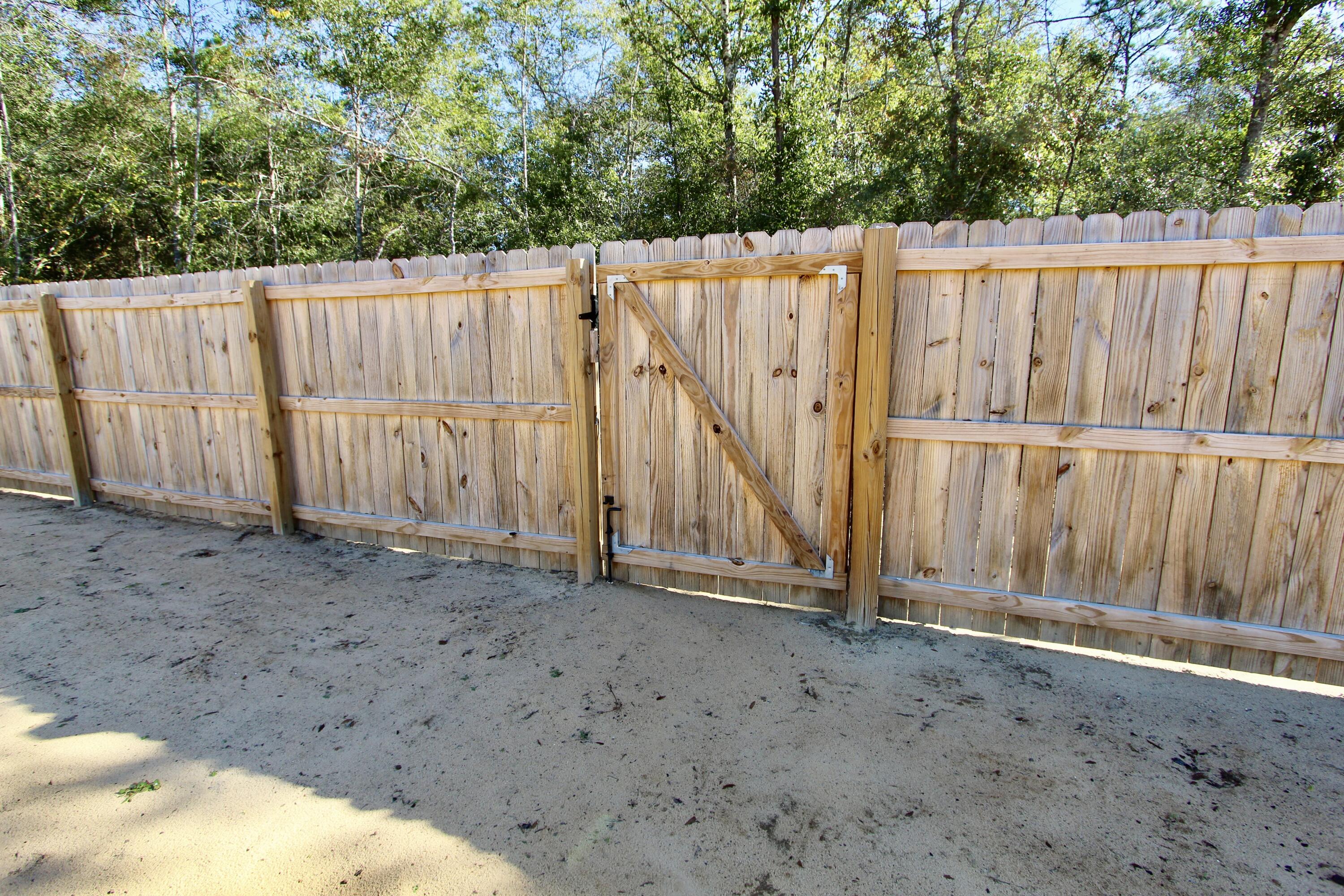 6447 Georgia Avenue Crestview, FL 32539 - Photo 31 of 36 a view of wooden fence