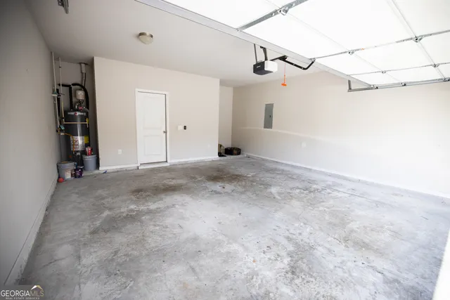 a view of a big room with closet and a window