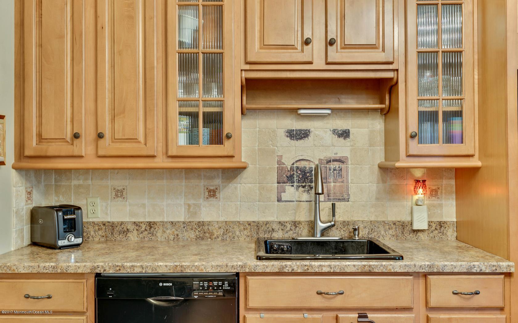 65 Salem Hill Road Howell, NJ 07731 - Photo 11 of 31 666756b0ad8d2bca1e0cb17080d057eb