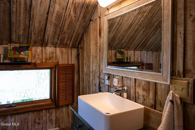 $2,700,000 | 366 Cleverdale Road, Queensbury, NY 12804