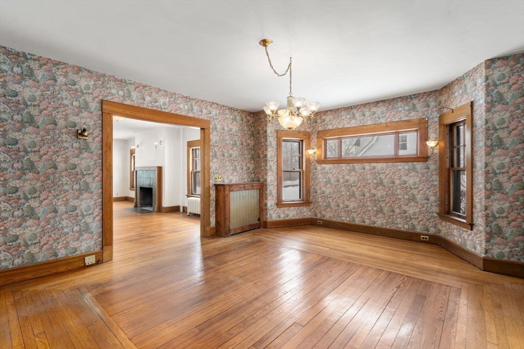 61 Cleveland Street Holyoke, MA 01040 - Photo 12 of 38