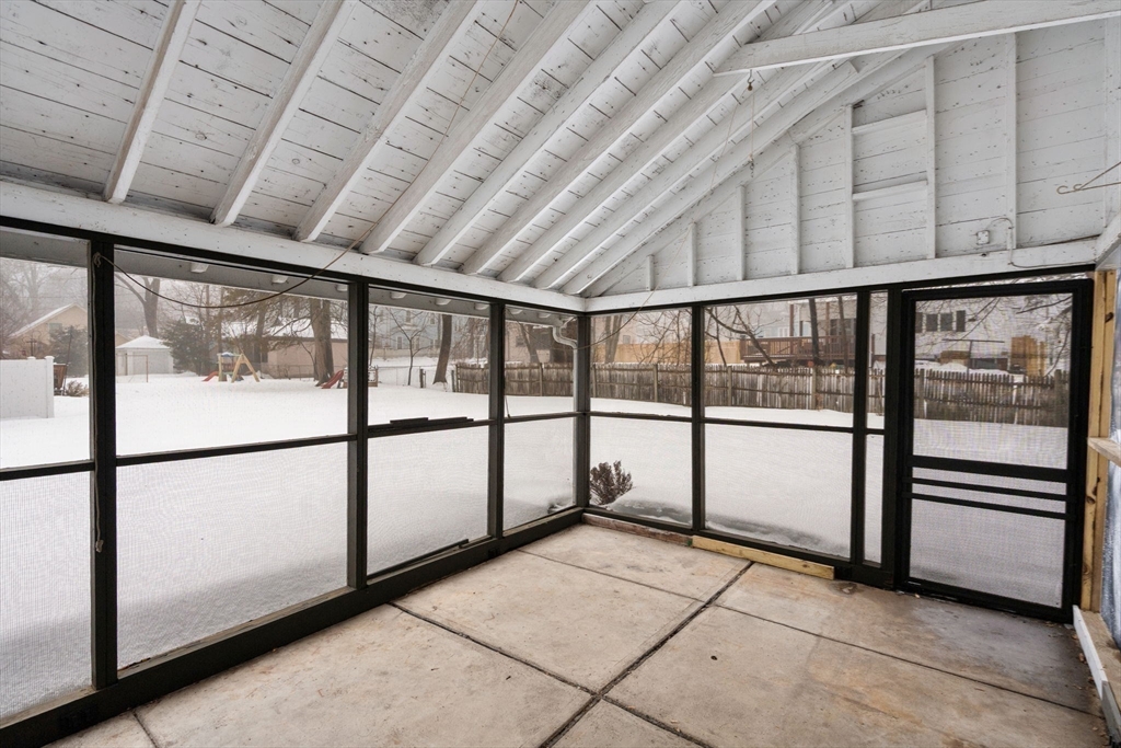 61 Cleveland Street Holyoke, MA 01040 - Photo 17 of 38