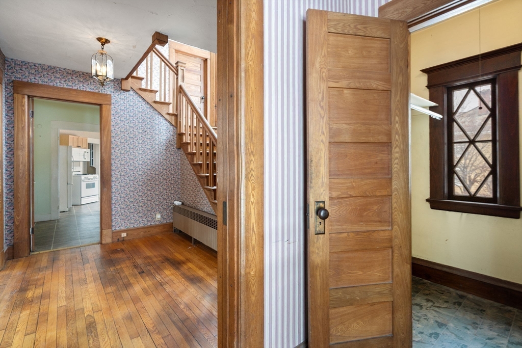 61 Cleveland Street Holyoke, MA 01040 - Photo 22 of 38