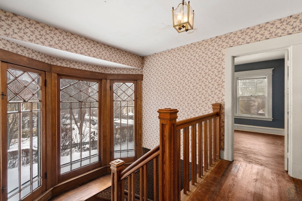 61 Cleveland Street Holyoke, MA 01040 - Photo 23 of 38