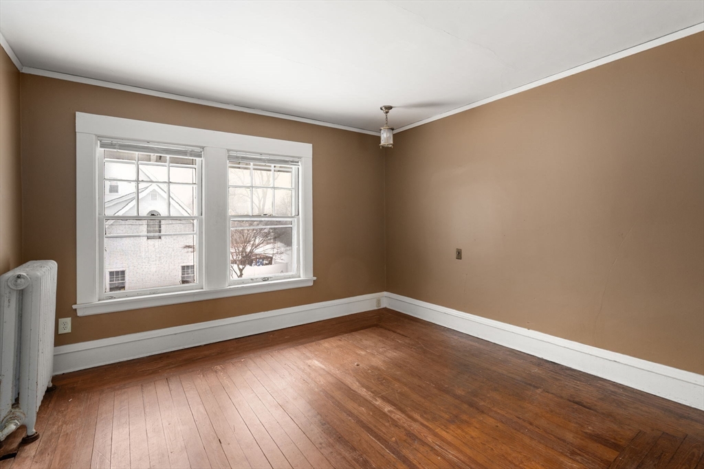 61 Cleveland Street Holyoke, MA 01040 - Photo 25 of 38