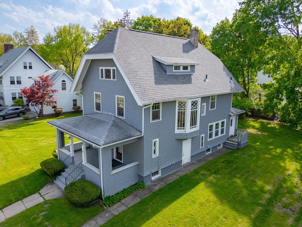 61 Cleveland Street Holyoke, MA 01040 - Photo 3 of 38
