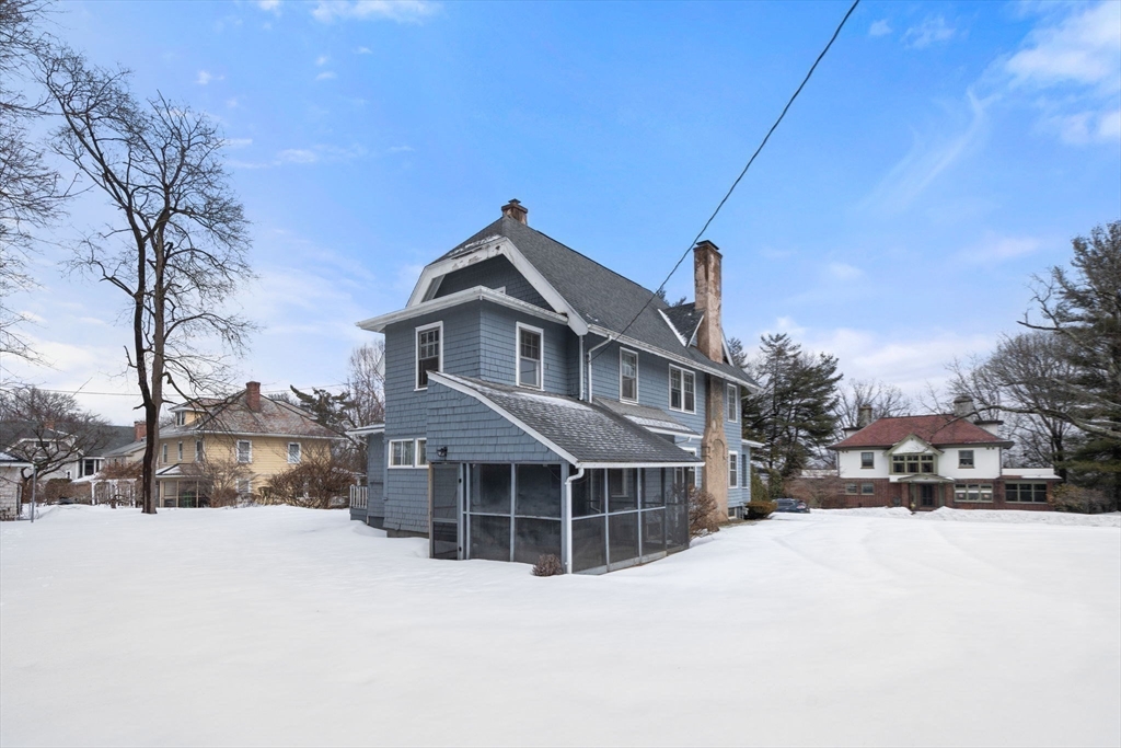 61 Cleveland Street Holyoke, MA 01040 - Photo 34 of 38