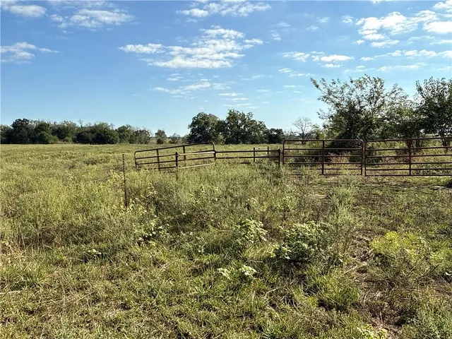 $2,665,000 | 725 South S Road, Stockton, MO 65785