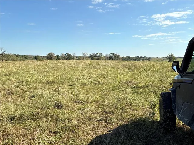 $2,665,000 | 725 South S Road, Stockton, MO 65785