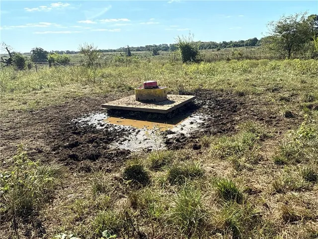 $2,665,000 | 725 South S Road, Stockton, MO 65785