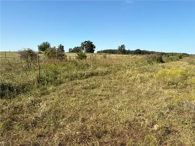 $2,665,000 | 725 South S Road, Stockton, MO 65785